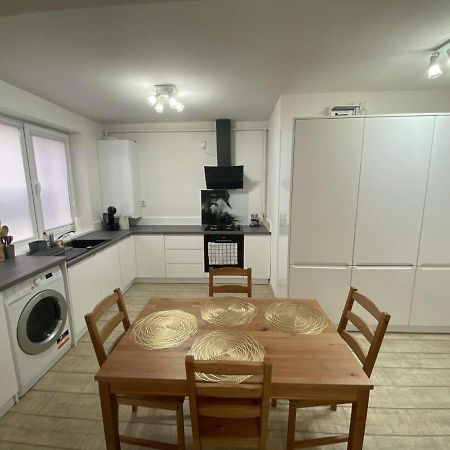 The Best Apartament Central Hunedoara Bagian luar foto