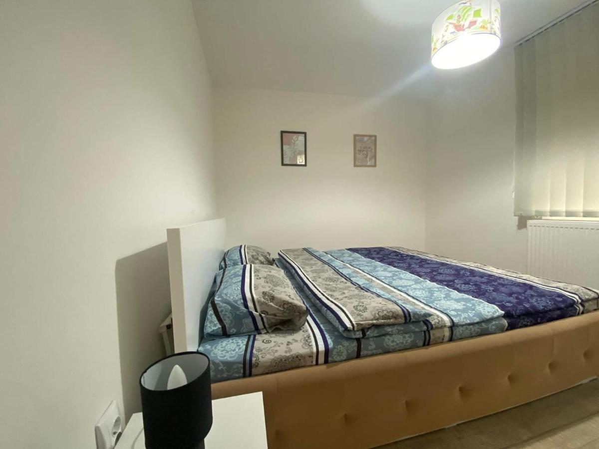 The Best Apartament Central Hunedoara Bagian luar foto