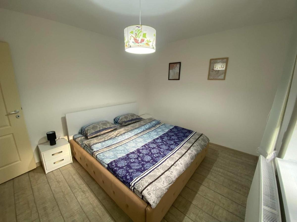 The Best Apartament Central Hunedoara Bagian luar foto
