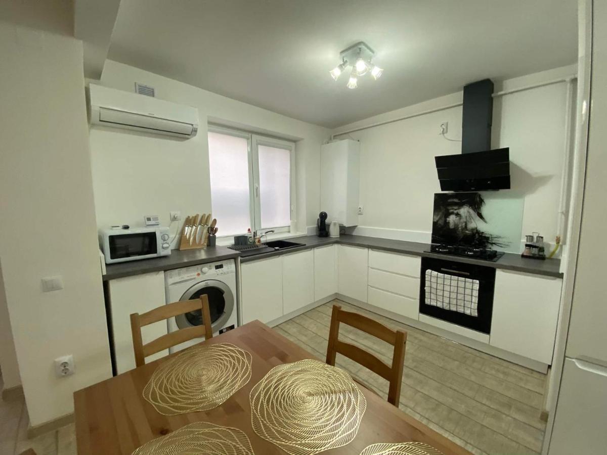 The Best Apartament Central Hunedoara Bagian luar foto