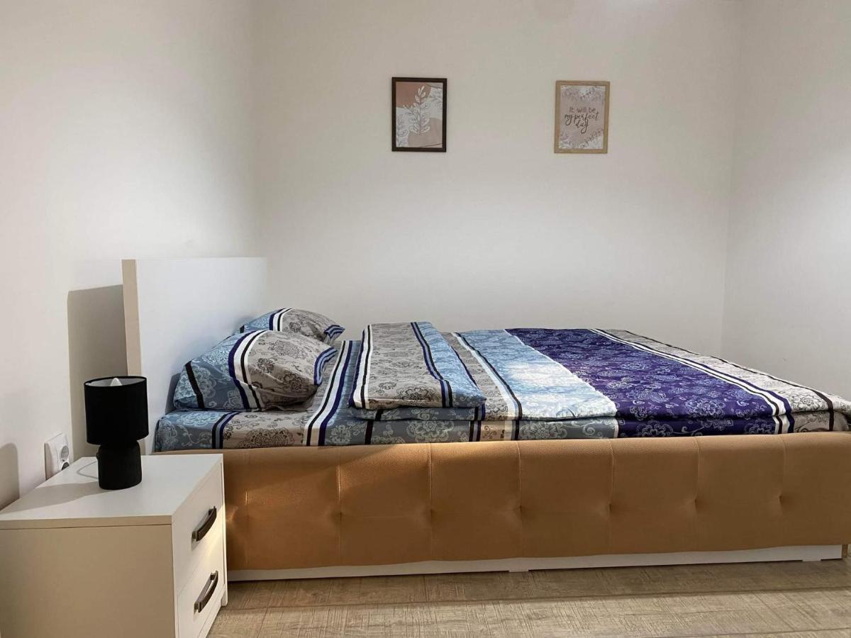 The Best Apartament Central Hunedoara Bagian luar foto