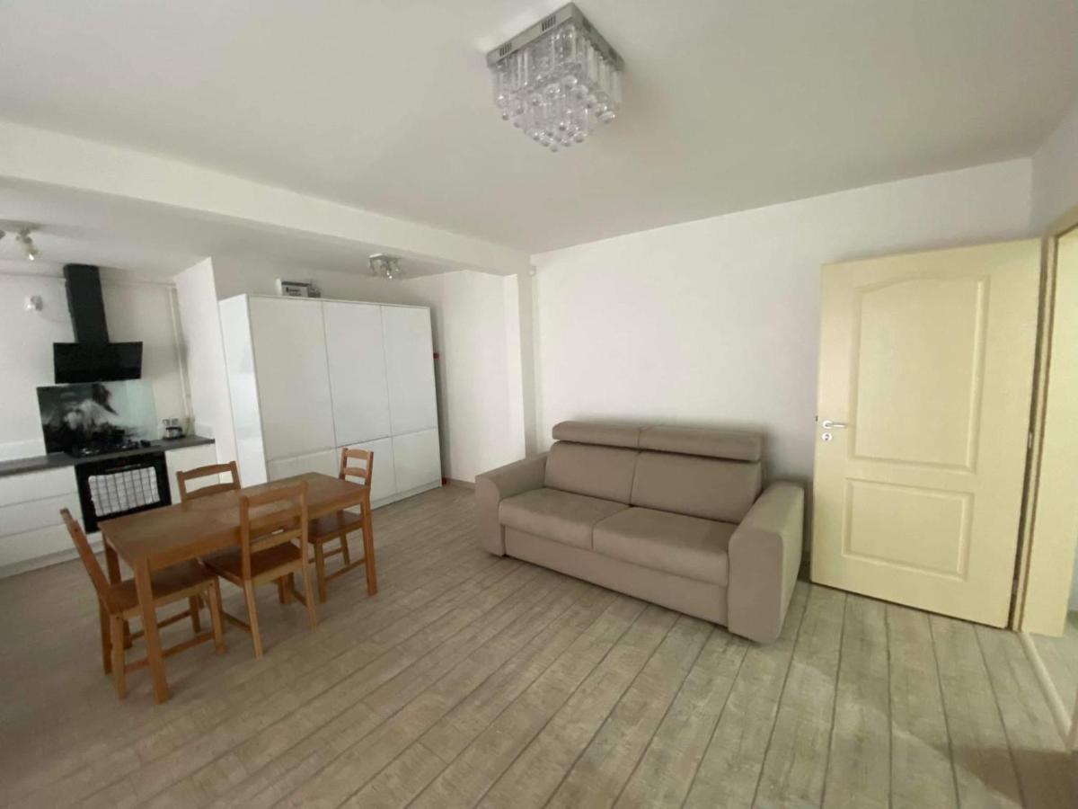 The Best Apartament Central Hunedoara Bagian luar foto