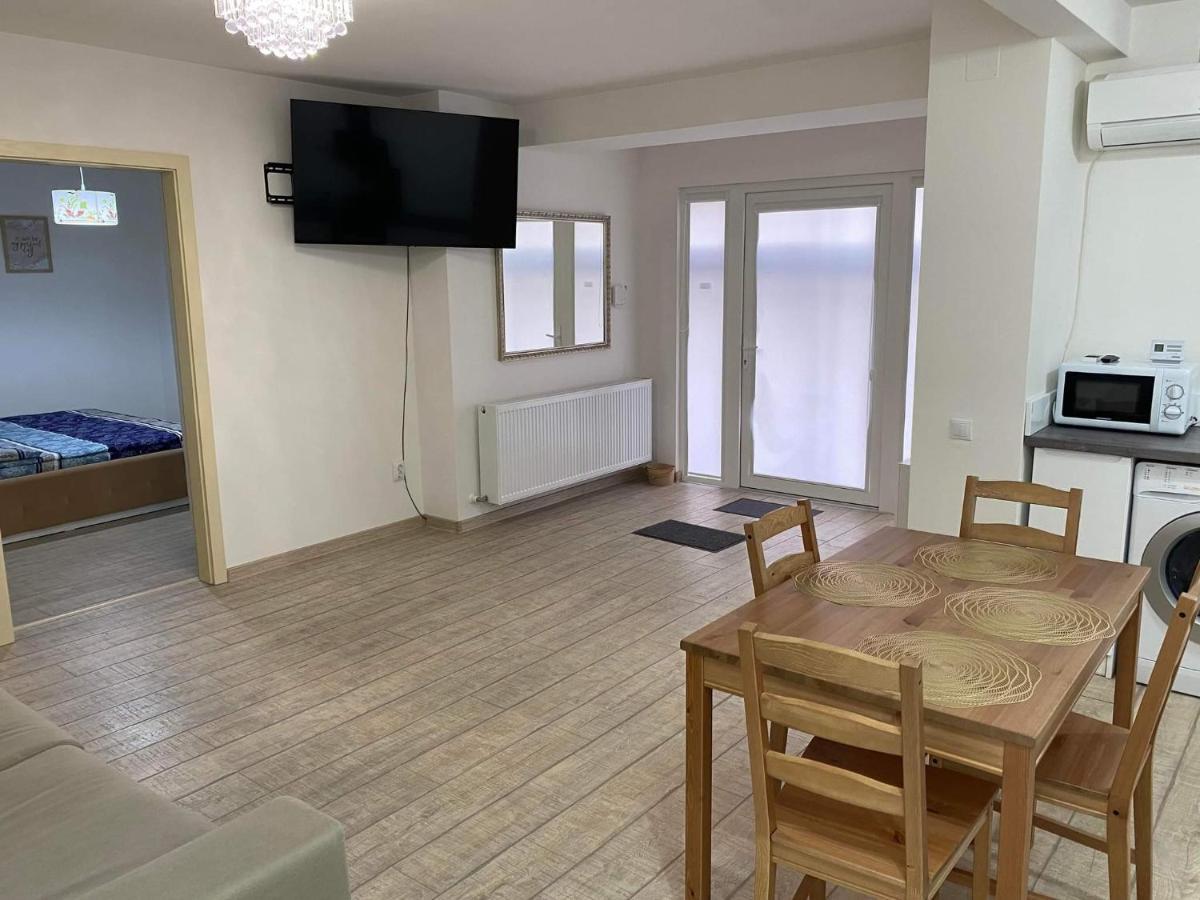 The Best Apartament Central Hunedoara Bagian luar foto